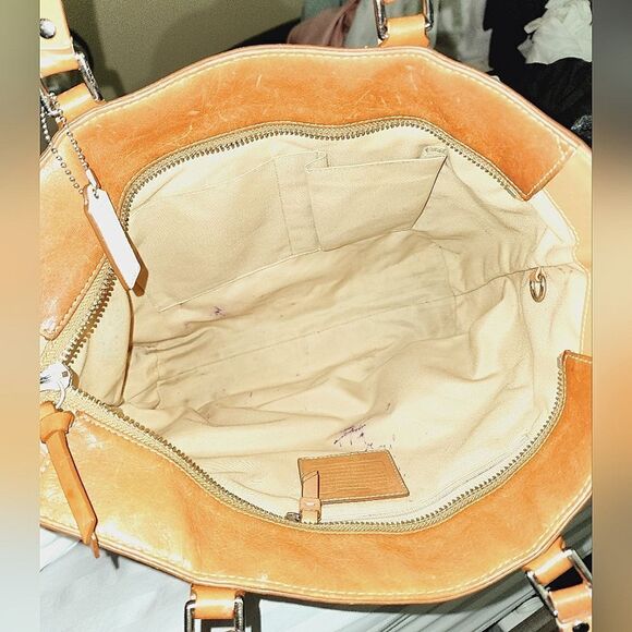 Coach tote bag ❄price drop❄ - Picture 14 of 14